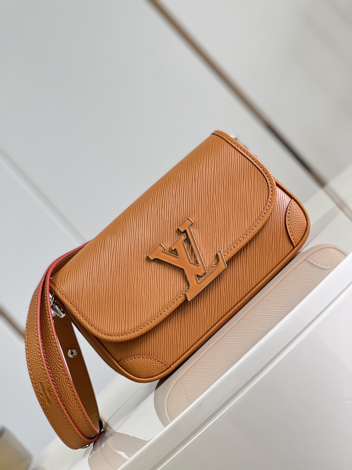 l0vis Vvtt0n buci handbag m59386 24.5cm 02