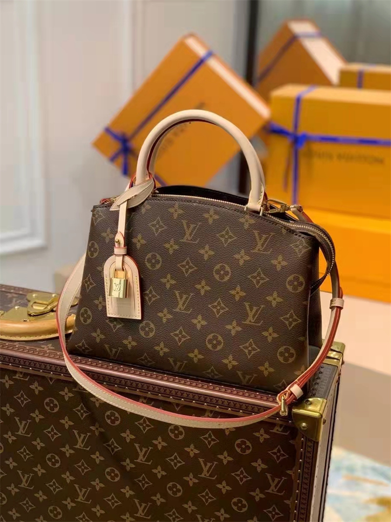 LV Petit Palais Monogram M45900 29cm 01