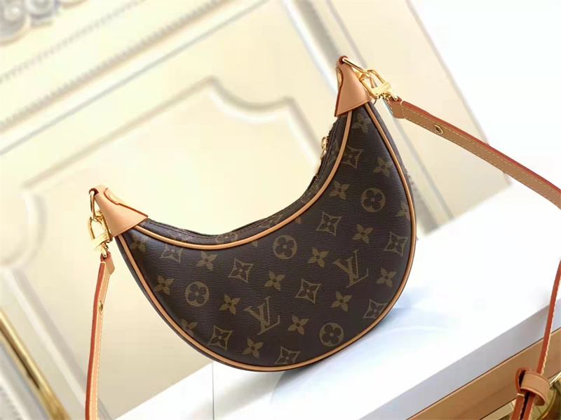 LV Loop Monogram M81098 23cm