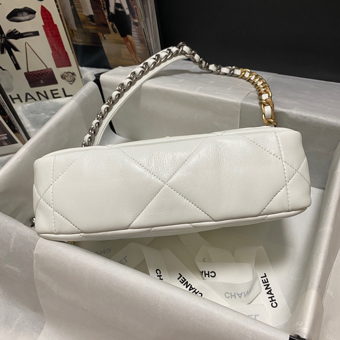 Ch**el 19 handbag calfskin in white-26×16×9cm