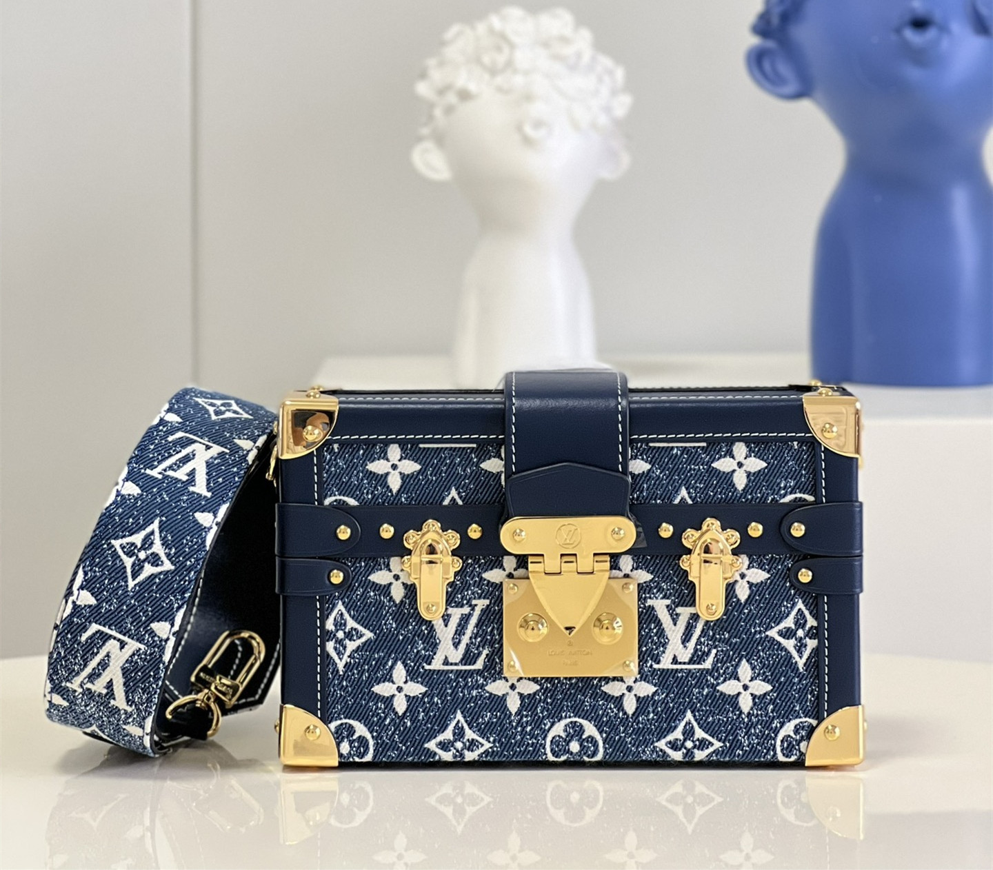 LV Nicloas Ghesquière Petite Malle bag Monogram 20 cm