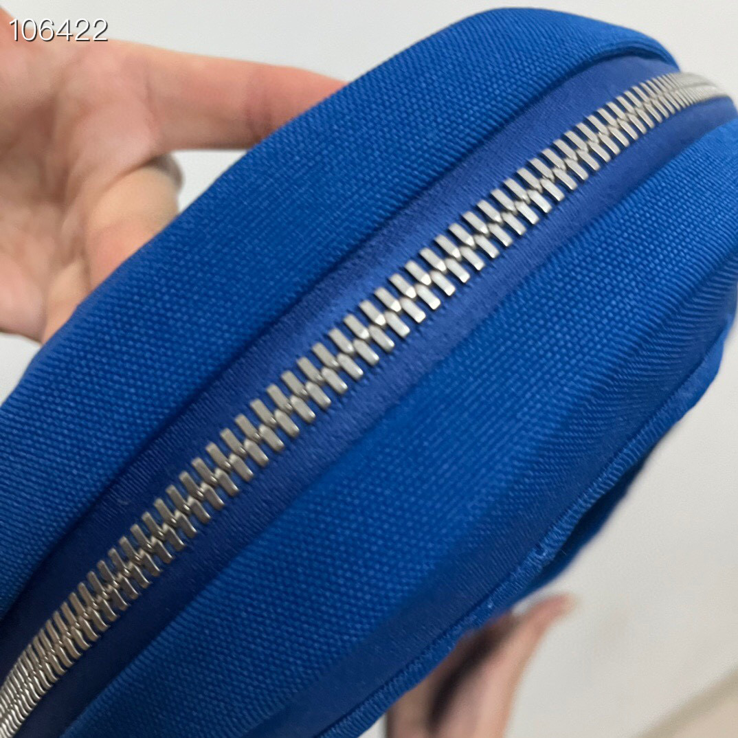 Pra*a triangle large triangle armpit bag 65cm 03