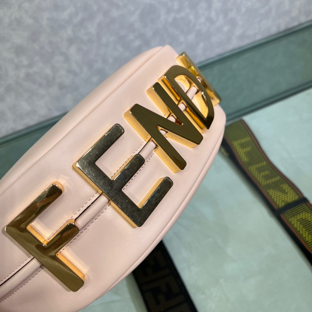 F**di praphy bag 8br789 29cm