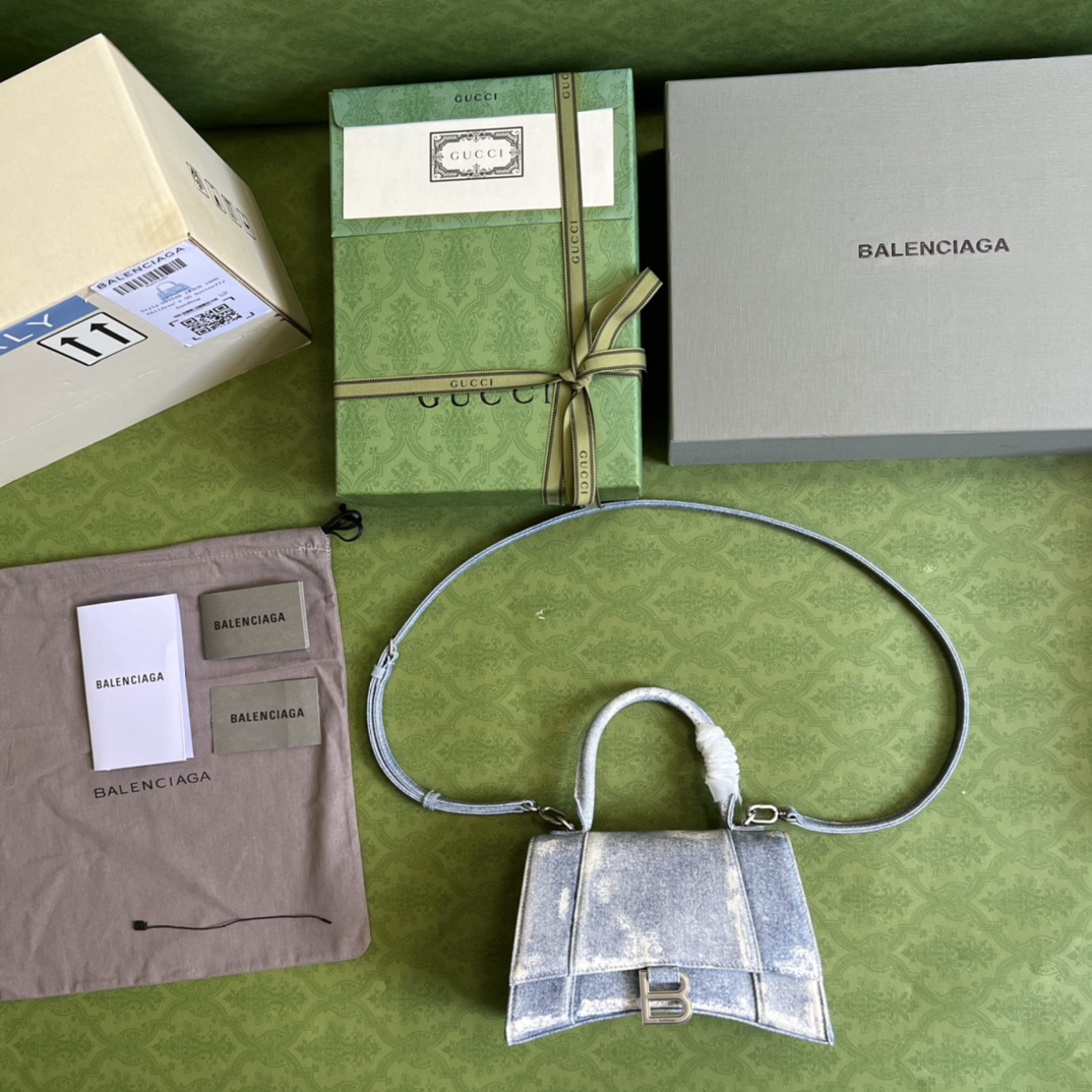 Ba1en*iaga hourglass 23cm