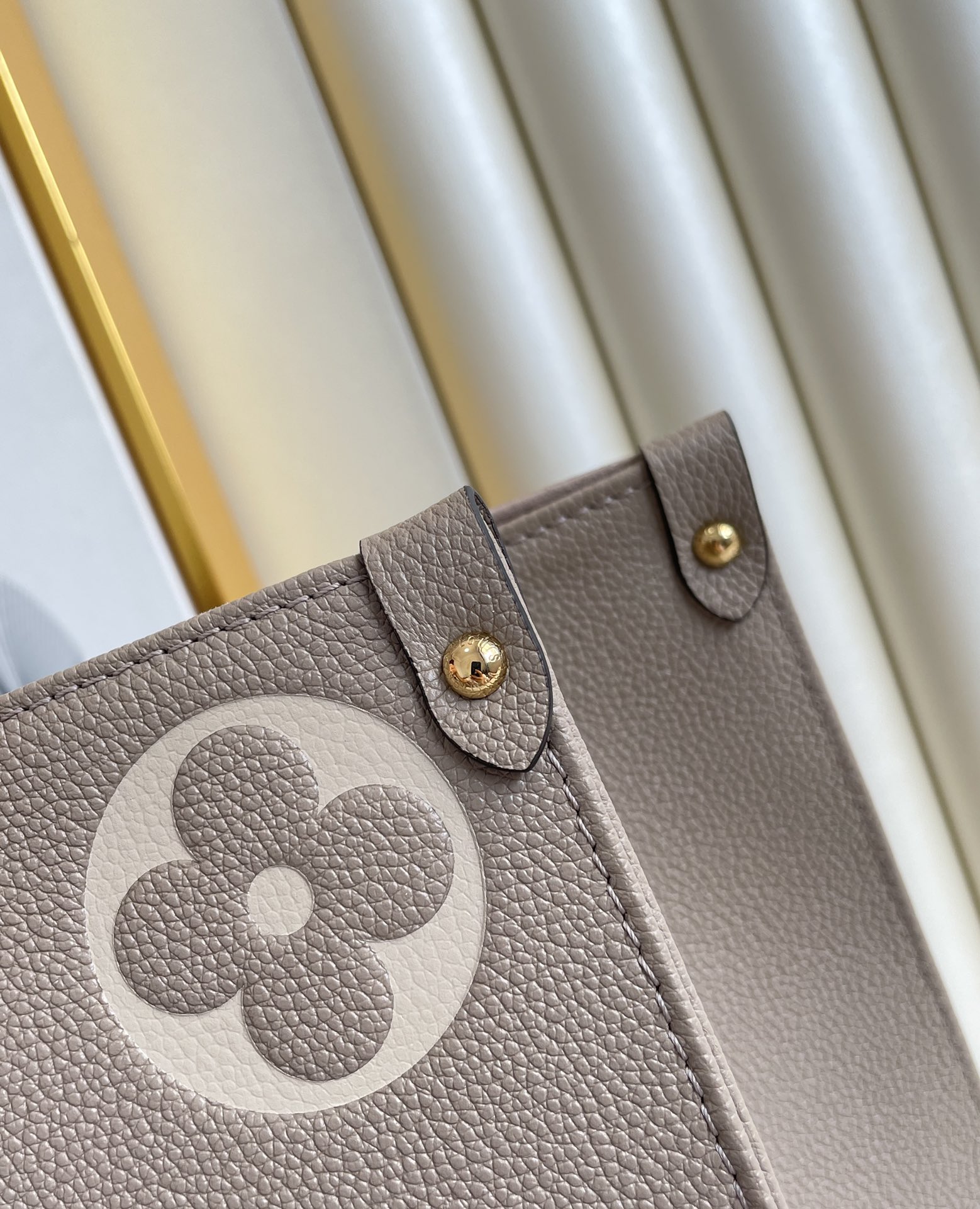 l0vis Vvtt0n onthego pm cream m45494 25cm