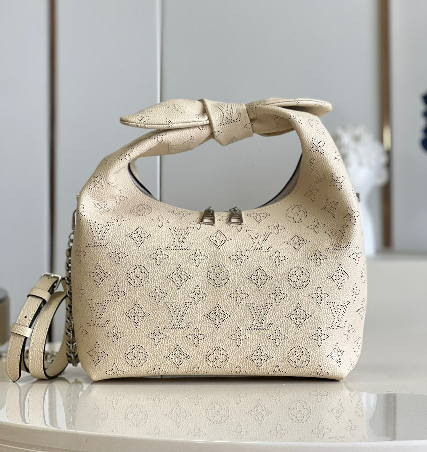 LV Why not PM white M20700 28cm