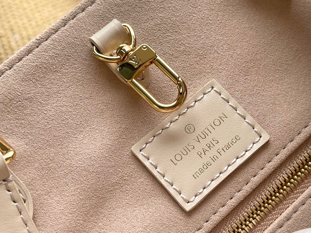 LV OnTheGo MM M45494 Crème Beige / Rose Trianon Pink - 35 x 27 x 14 cm