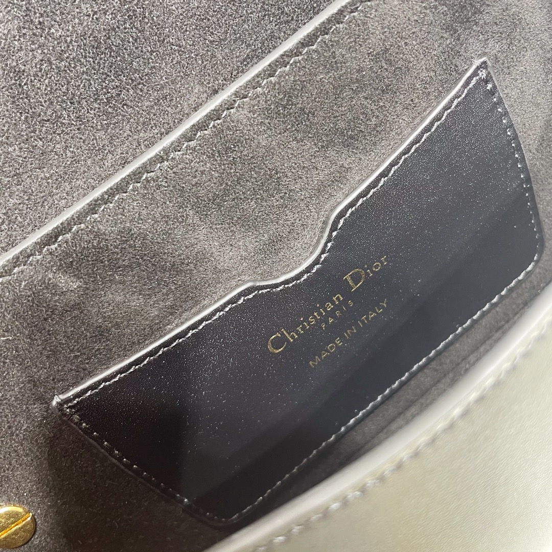 D10r bobby east-west bag smooth leather m9327 black - 22x13x5cm