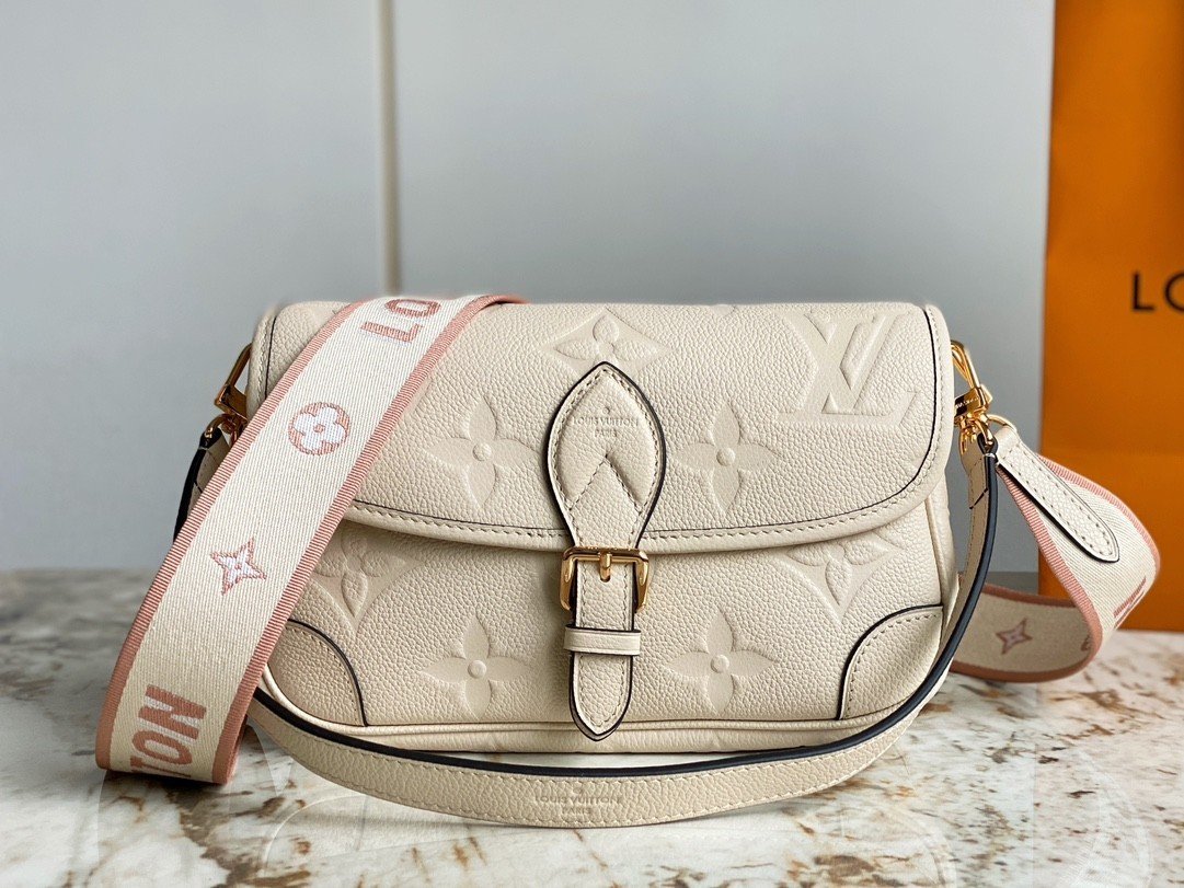 LV Diane Monogram Empreinte - M46388 - Creamy Beige 23 x 16 x 8.5 cm