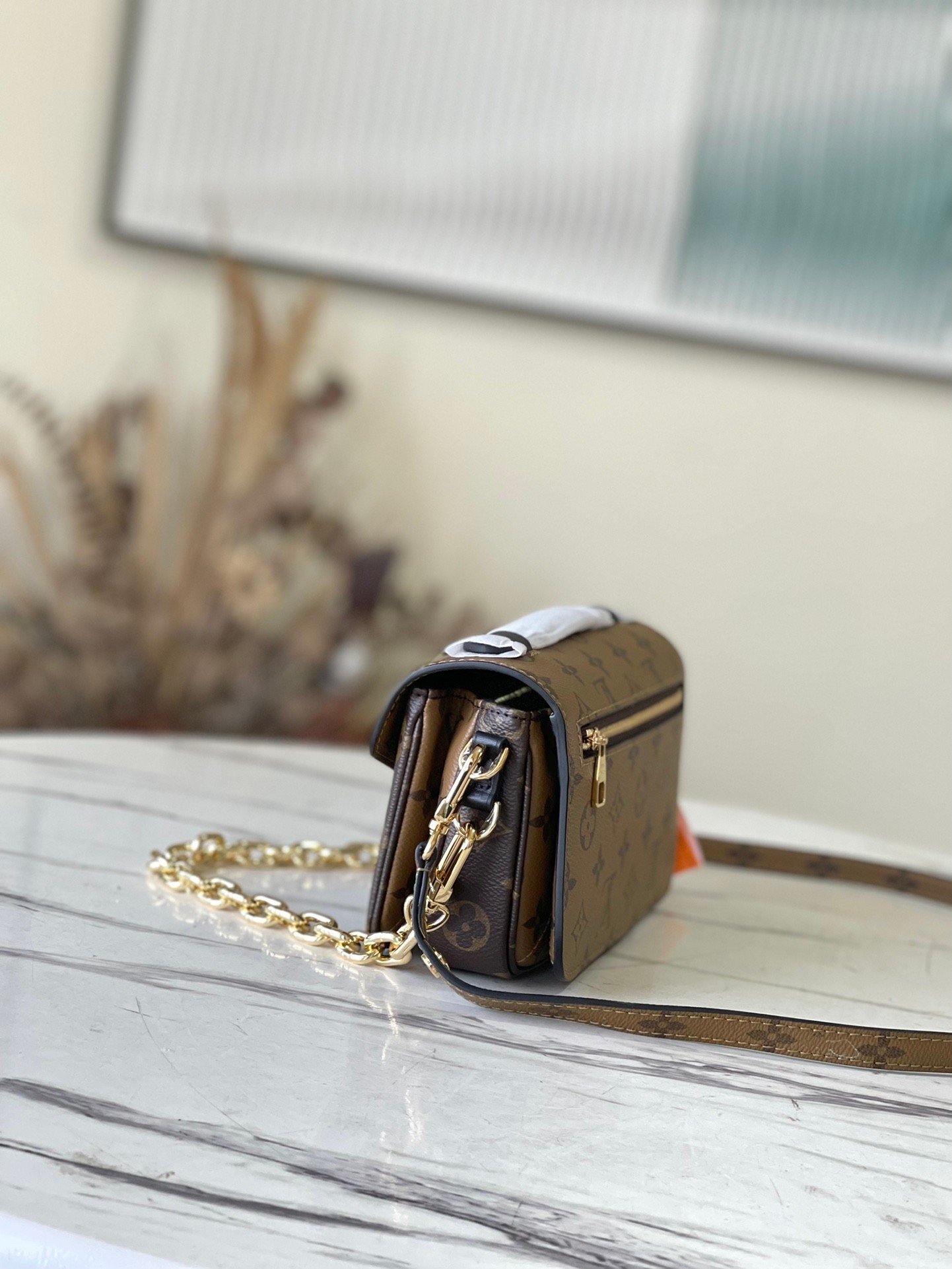 LV Pochette Métis East West M46279 - 21.5cm x 13.5cm x 6 cm