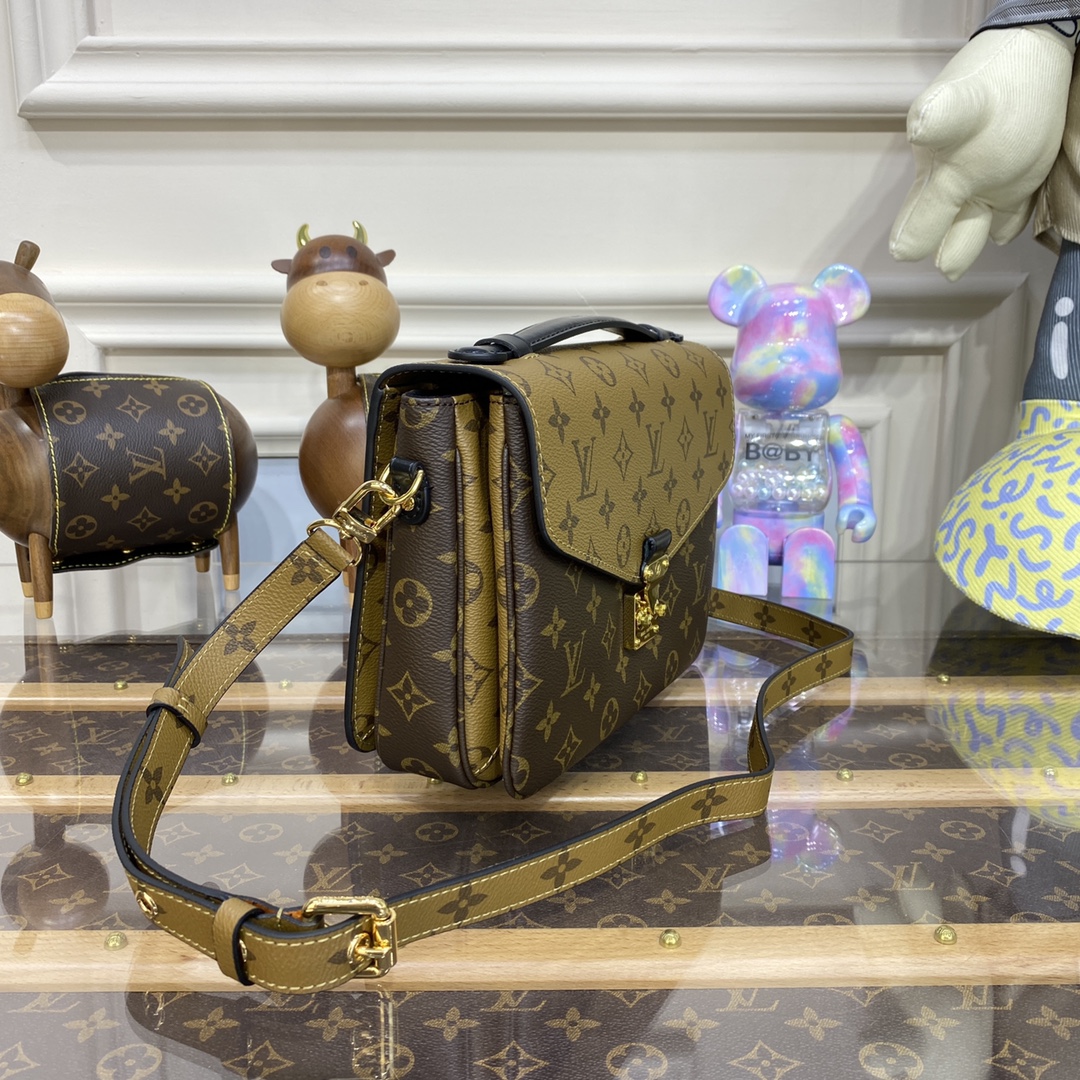 LV Pochette Métis M44876 - 25cm x 19cm x 7 cm