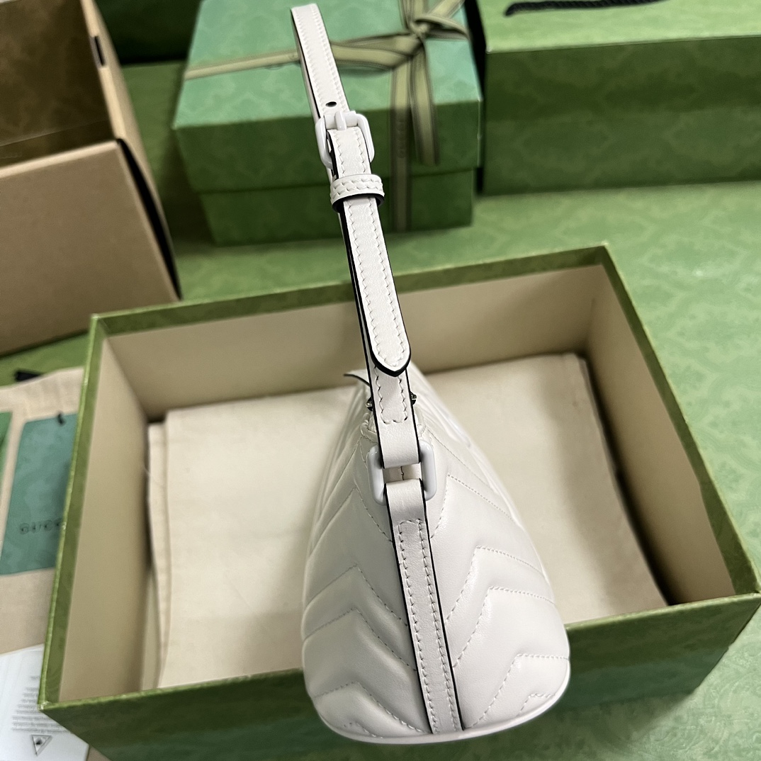 GG Marmont shoulder bag White 739166 – 23cm x 12cm x 10cm