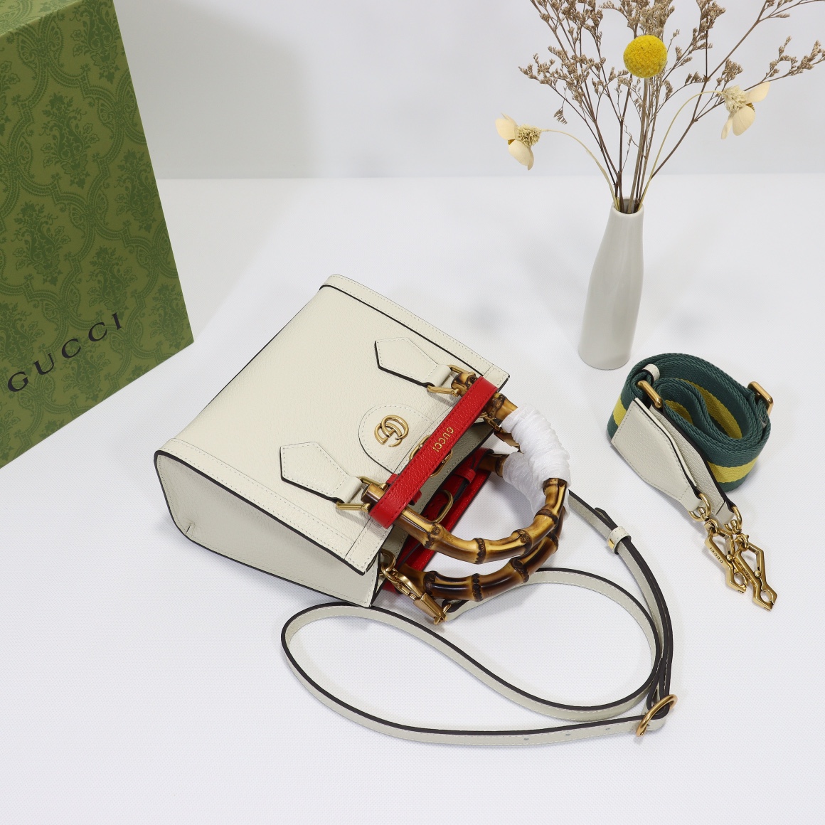 Gvc*1 diana mini tote bag white‎ 702732  - 20 x 16 x 10cm