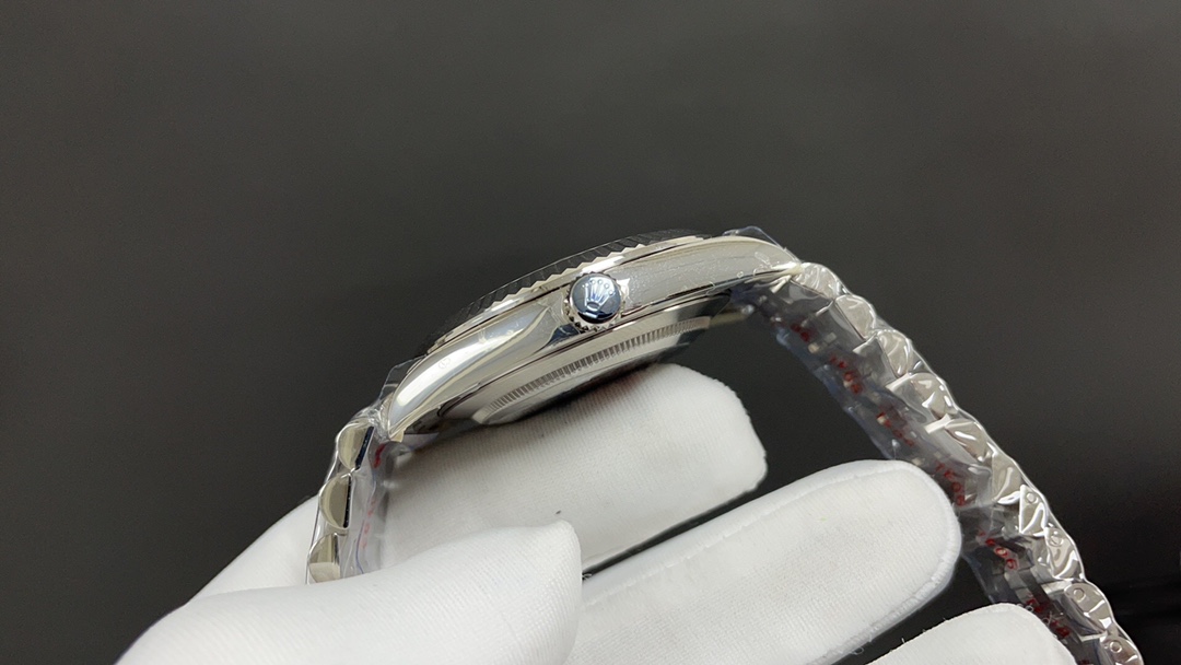 R01ex oyster perpetual date just white and green 41mm 3235