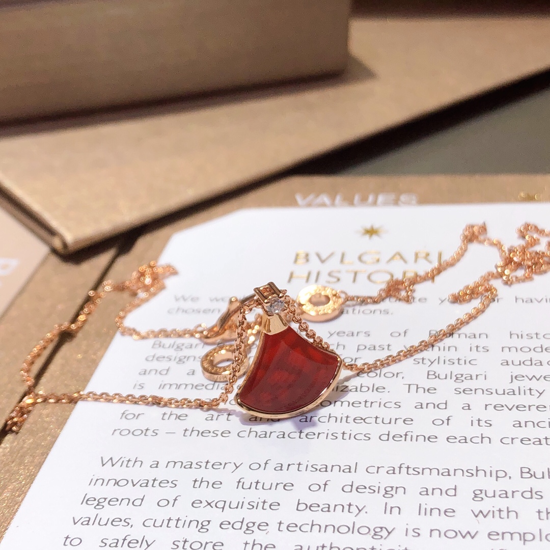 Bv1g*ai red 002 necklace