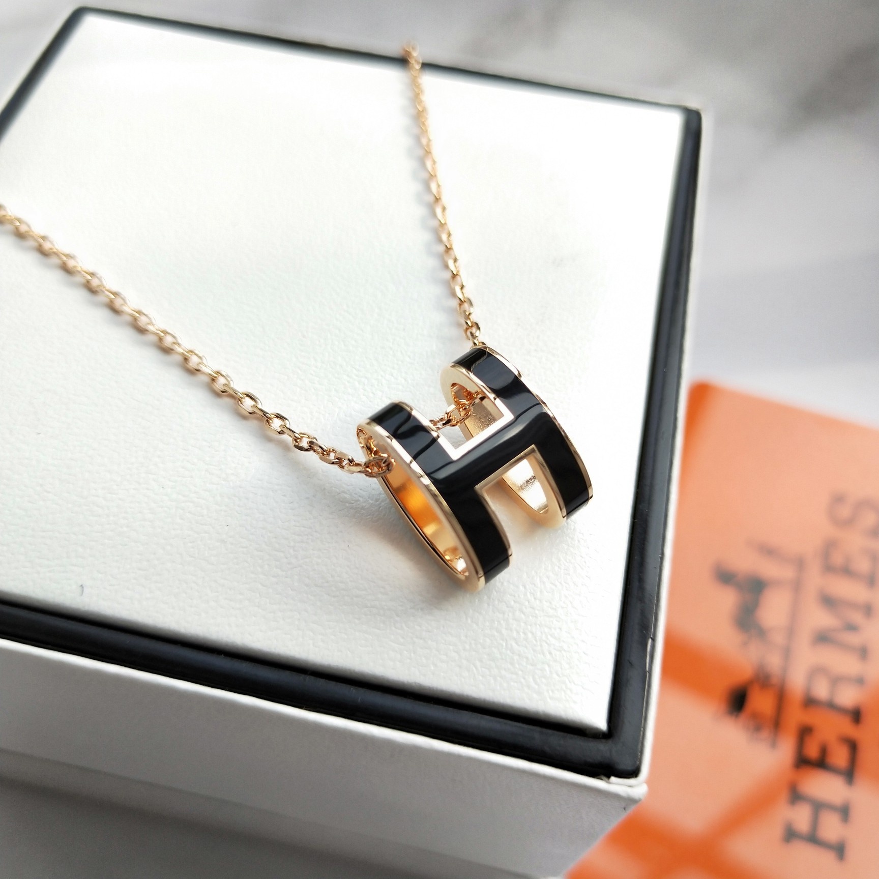 H**me5 pop h necklace
