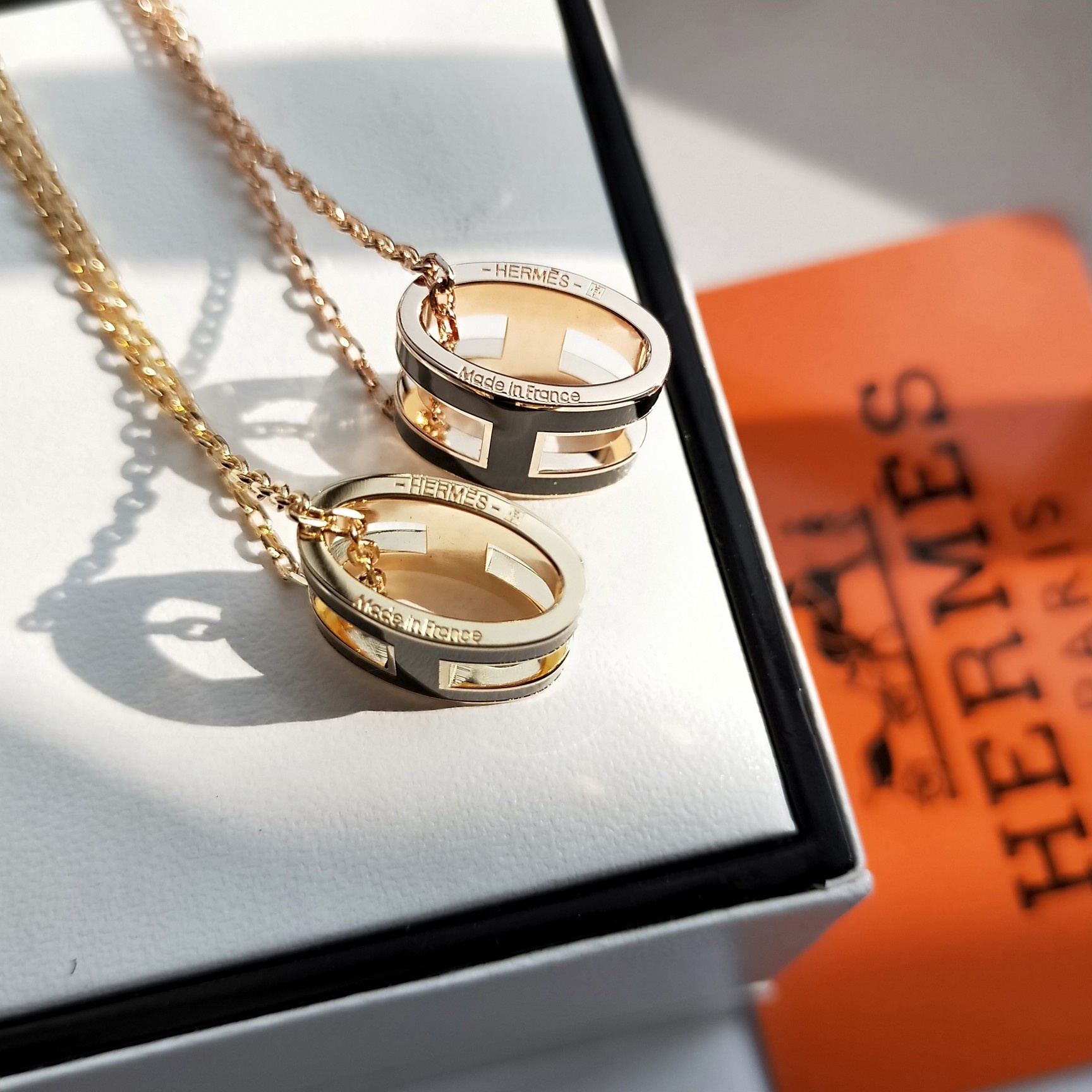 H**me5 pop h  necklace