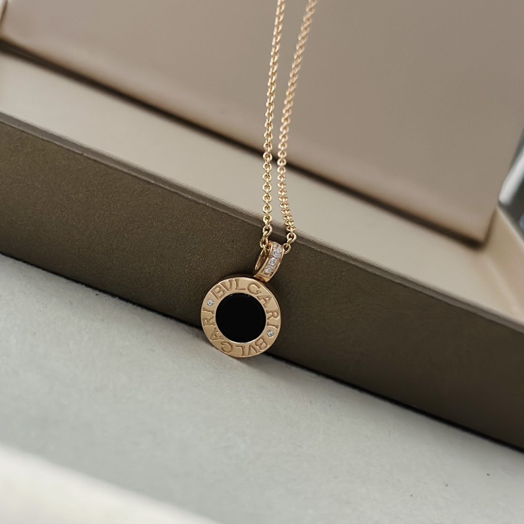 Bv1g*ai black and white necklace 001