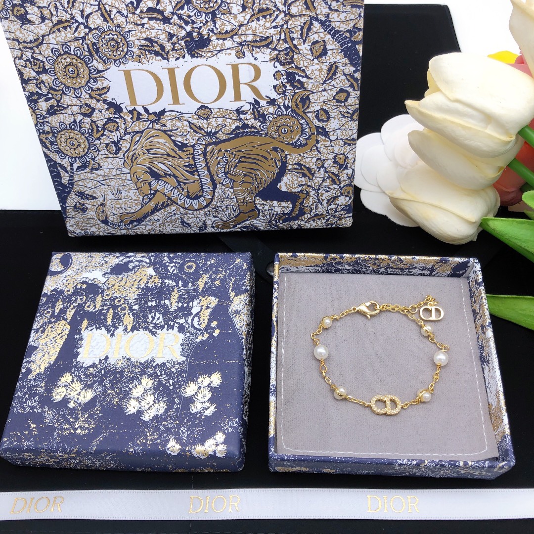 D10r cd golden peal bracelet