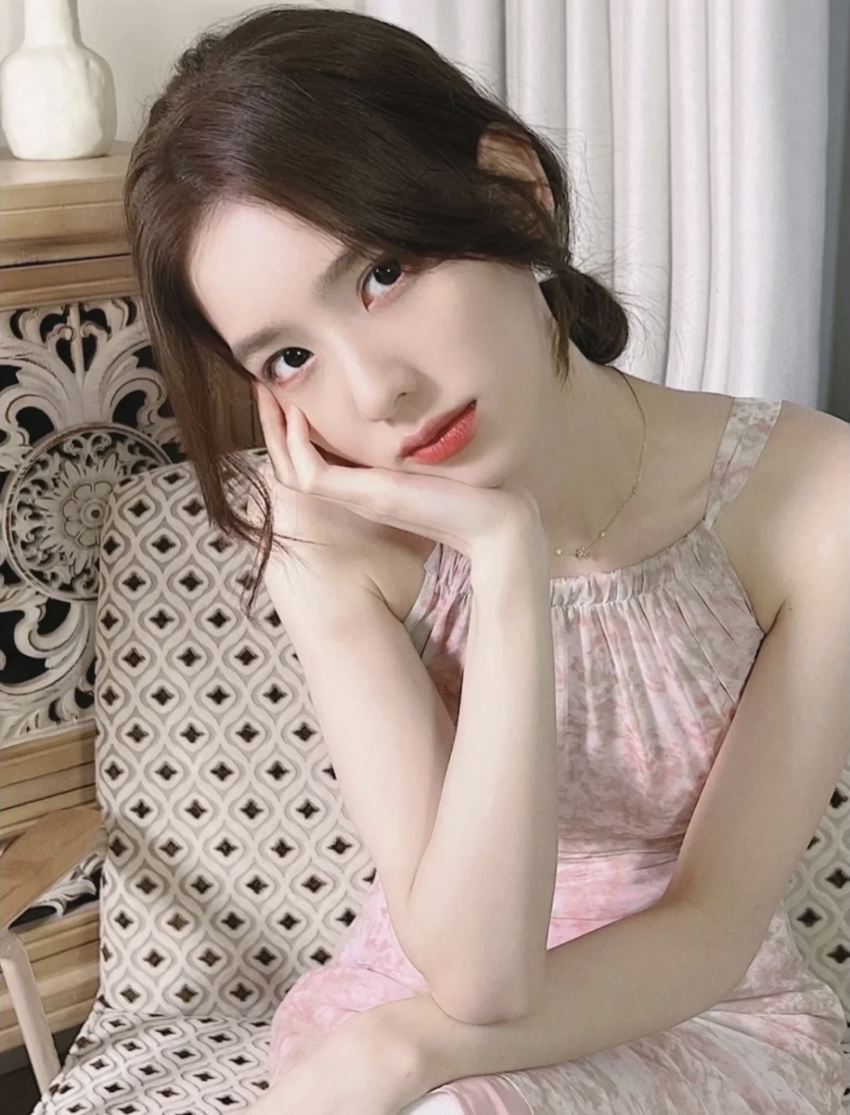 D10r vents white and golden necklace 001