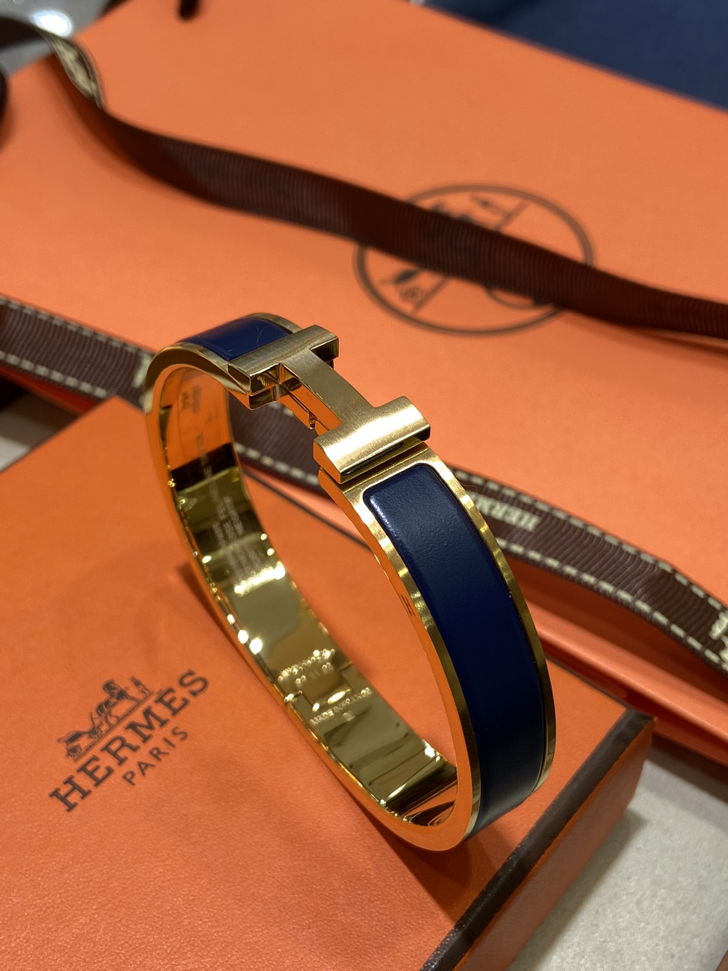 H**me5 hh bracelet 002 golden and blue