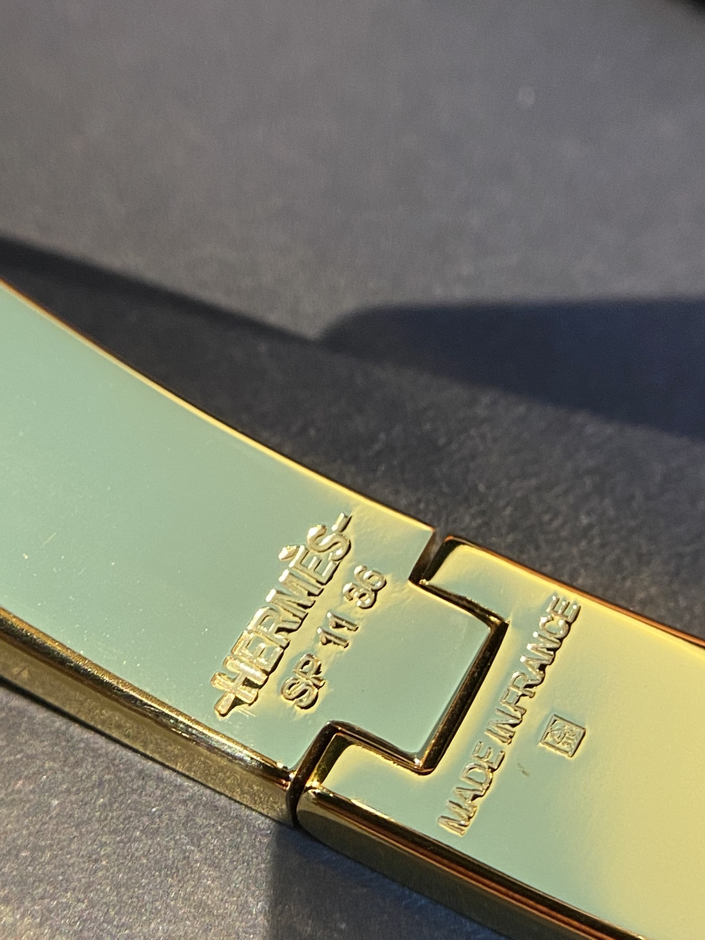 H**me5 hh bracelet 002 golden and blue