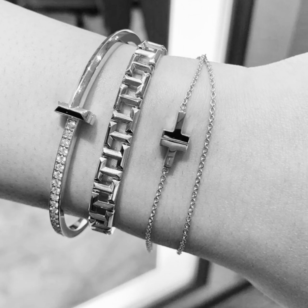 T*f*ny t logo bracelet 001