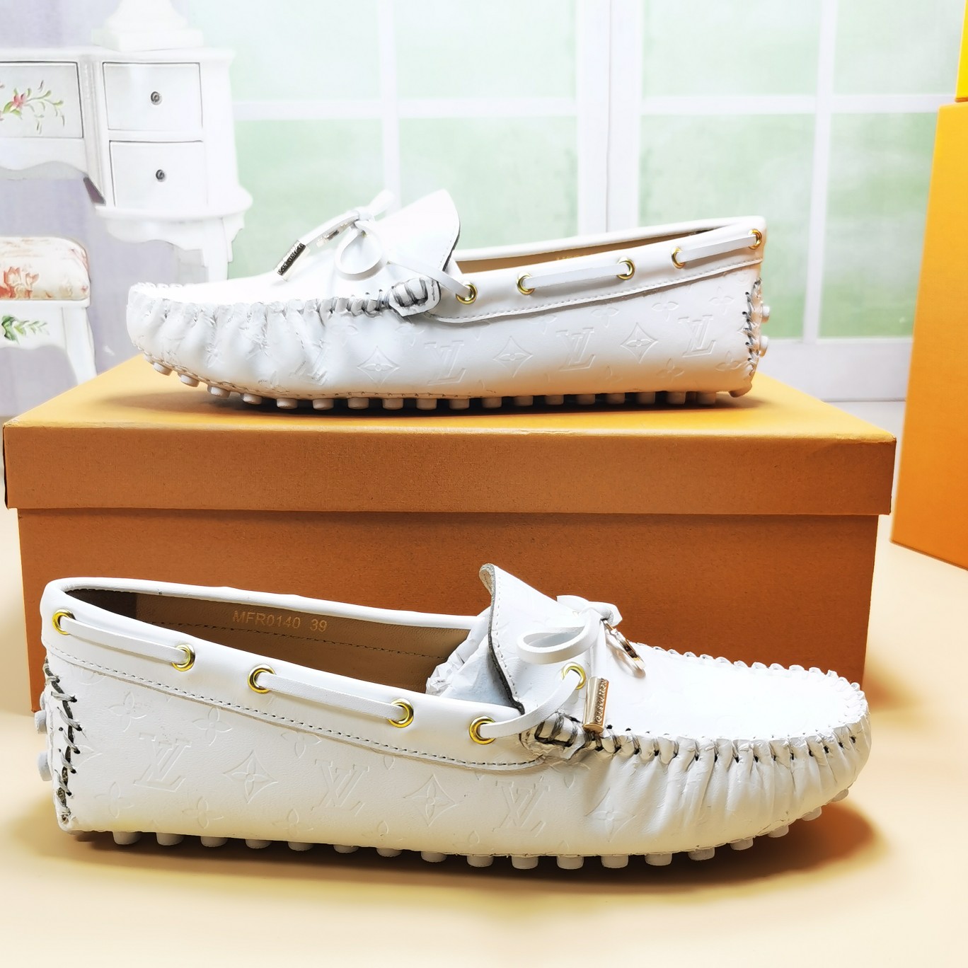 LV flat white shoe cawhide sheepskin 35-46