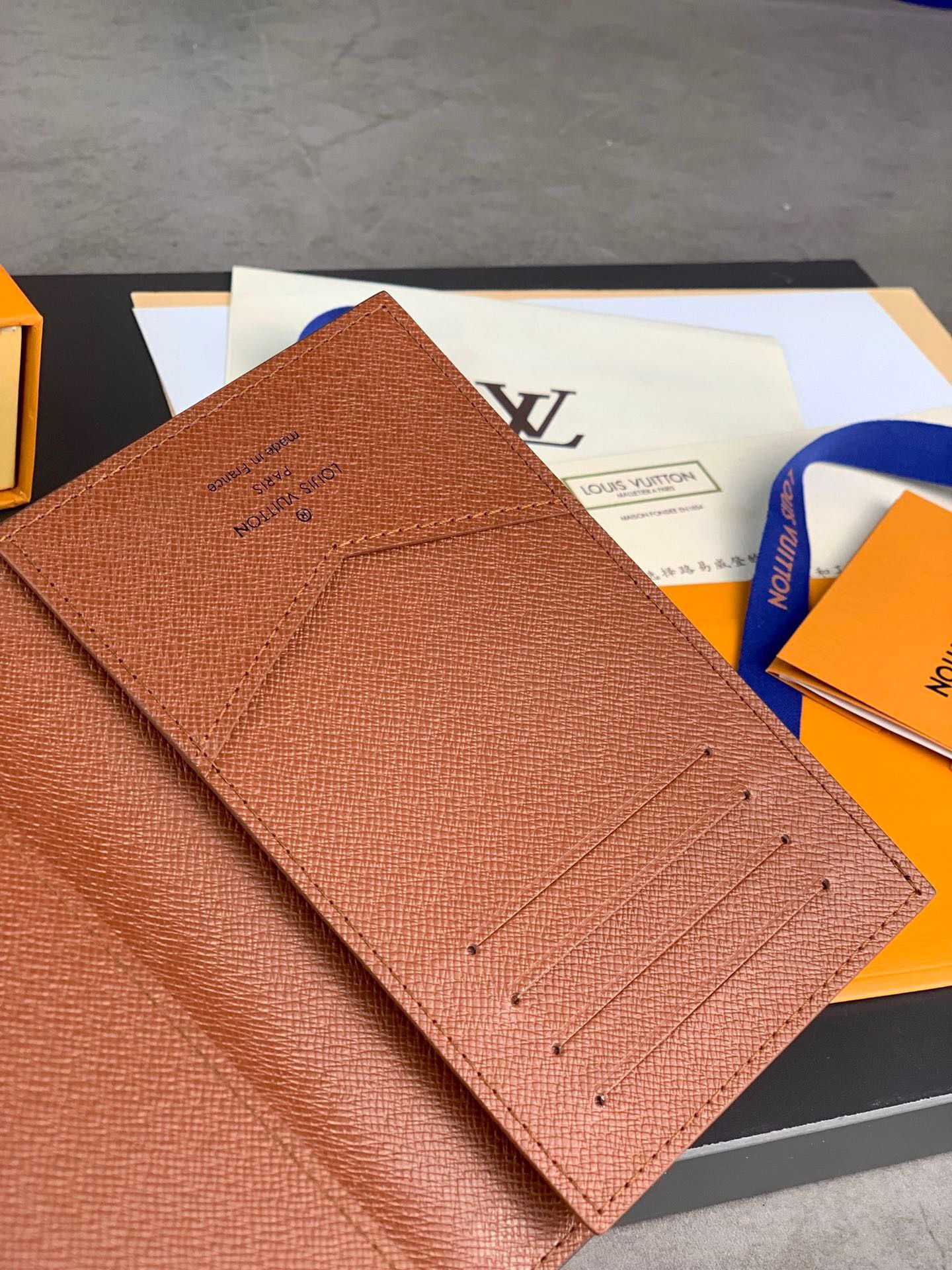 LV wallet M64502 10x14cm