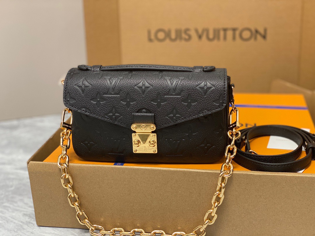 LV east west metis black 21.5x6x13.5cm M46595