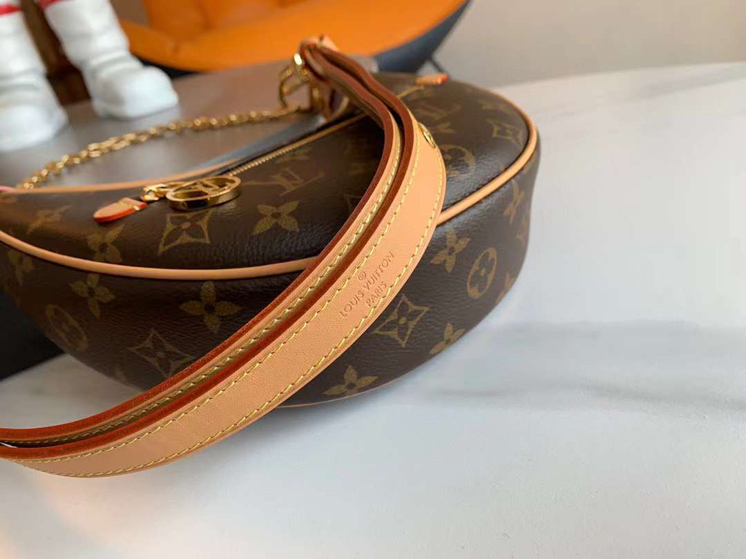 lv loop bag monogram 23cm