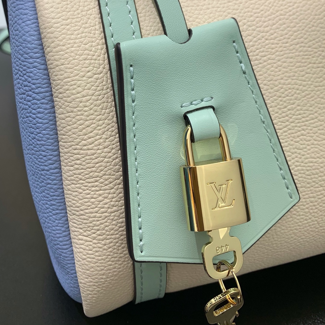 lv  Keepall  Express 17 x 13.5 x 26